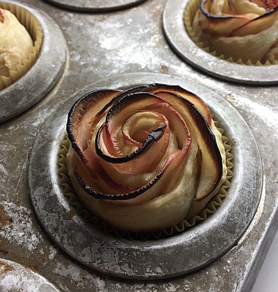 Apple Rose Puffs